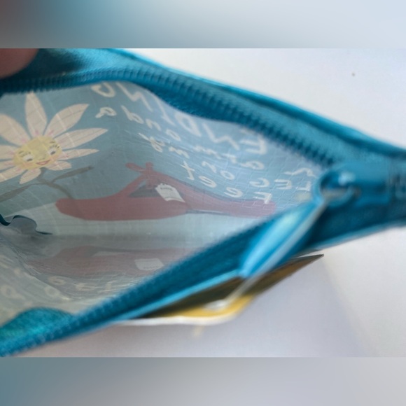 Q Coin Zippered Pouch “Spending an Arm and a Leg on My Feet” - NWT - Picture 2 of 2